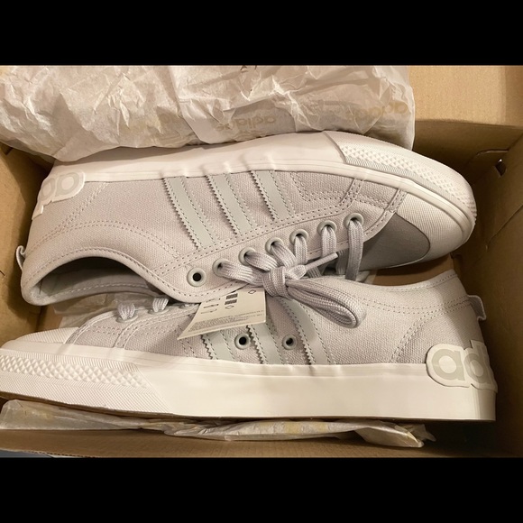 NWT Men’s Adidas Low tops - Picture 5 of 6